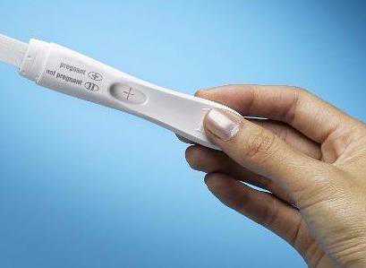 香港验血七周八周九周,验孕棒与验孕试纸哪个比较准确呢？备孕期间怎样选择